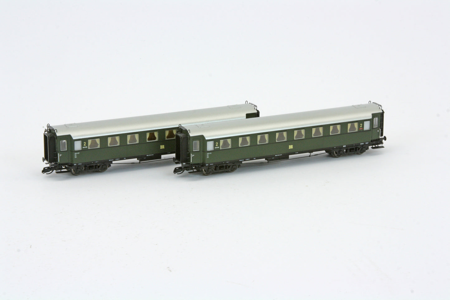120183 TT 2er Set Personenwagen C4Ü Sa 07 mit Beleuchtung, DR Ep.III