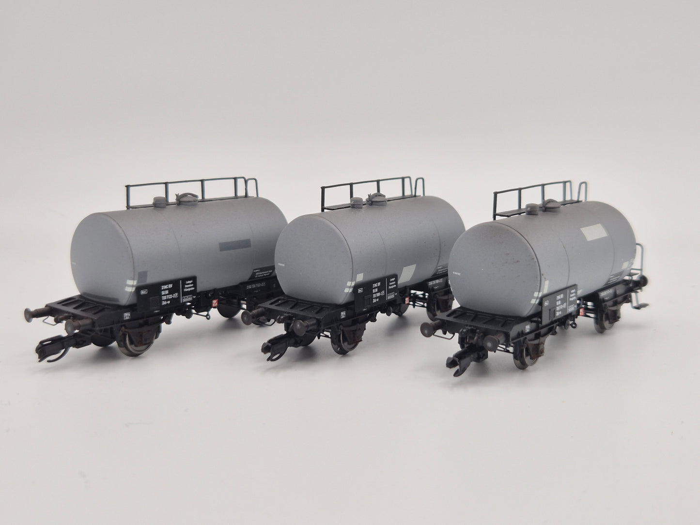 120118-L - 3er Set Kesselwagen 'Deutz' Grau, Flicken, DR Ep.IV gealtert